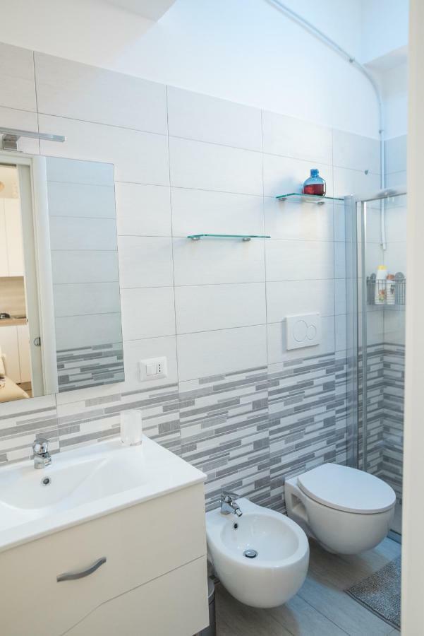 Finestra Sul Porto Apartment Bari Exterior photo